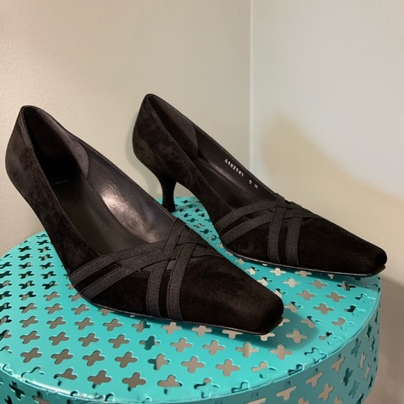 Stuart Weitzman Suede Low Heel Pump - Picture 1 of 5